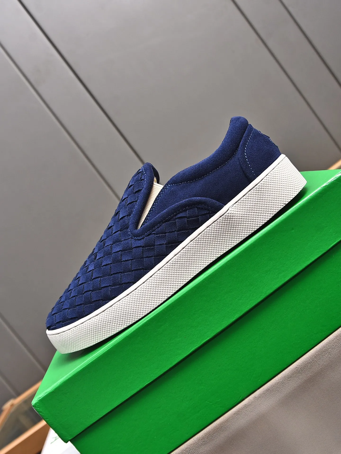 Men's shoes 💰460 [Sleeves series] BOTTEG* VENET* - high-end boutique Size: 38-44 (45 customized) BV new product, first-layer cowhide artificially woven classic style harmoniously blends with contemporary fashion temperament, rubber soles are light and flexible, water-dyed sheepskin pads! [Taobao, Tmall, and live streaming are the first choices]